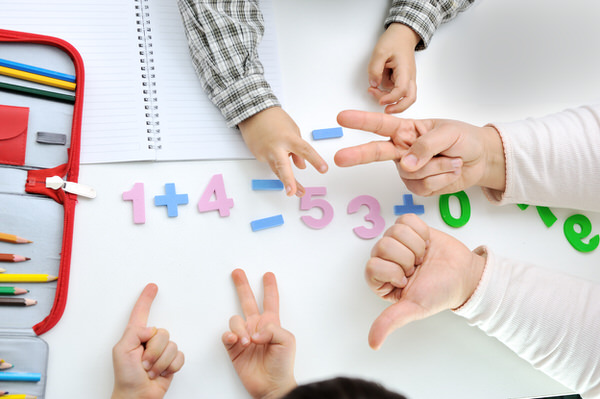 Mathe lernen - Eigene Lösungswege statt fremder Anweisungen - Grundschule Pädagogium Schwerin Mathe lernen - Eigene Lösungswege statt fremder Anweisungen - Grundschule Pädagogium Schwerin
